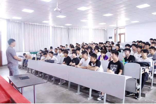 鄭州北大青鳥翔天信鴿20歲優(yōu)秀學(xué)員月薪17k就業(yè)分享