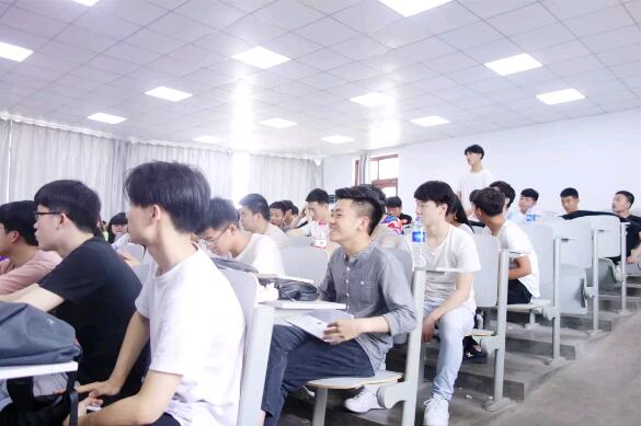 鄭州北大青鳥翔天信鴿20歲優(yōu)秀學(xué)員月薪17k就業(yè)分享