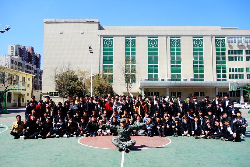 鄭州北大青鳥翔天信鴿2019年新生軍訓(xùn)