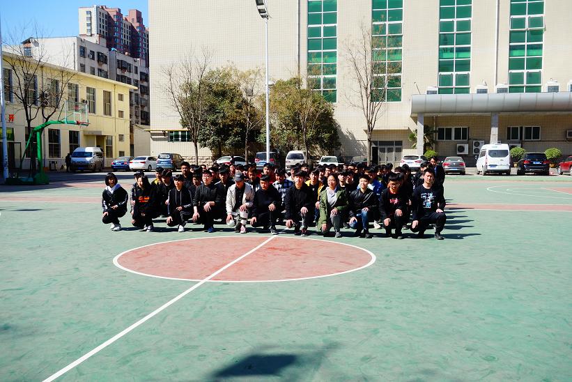 鄭州北大青鳥翔天信鴿2019年新生軍訓(xùn)