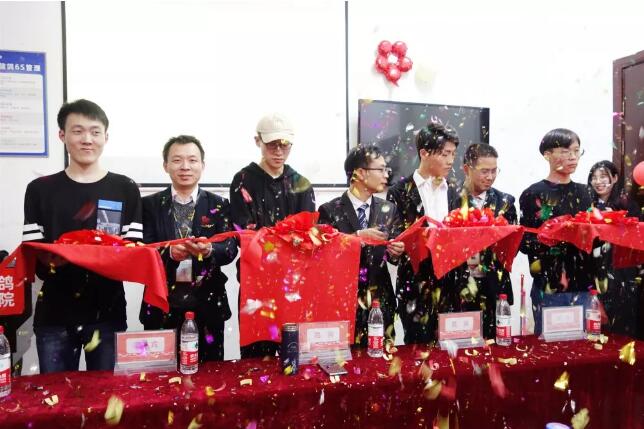 北大青鳥鄭州翔天信鴿KD15班開業(yè)典禮：走近企業(yè)，高薪就業(yè)