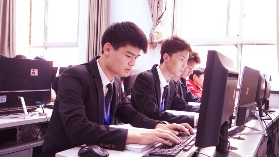 鄭州北大青鳥翔天信鴿軟件學(xué)院簡介