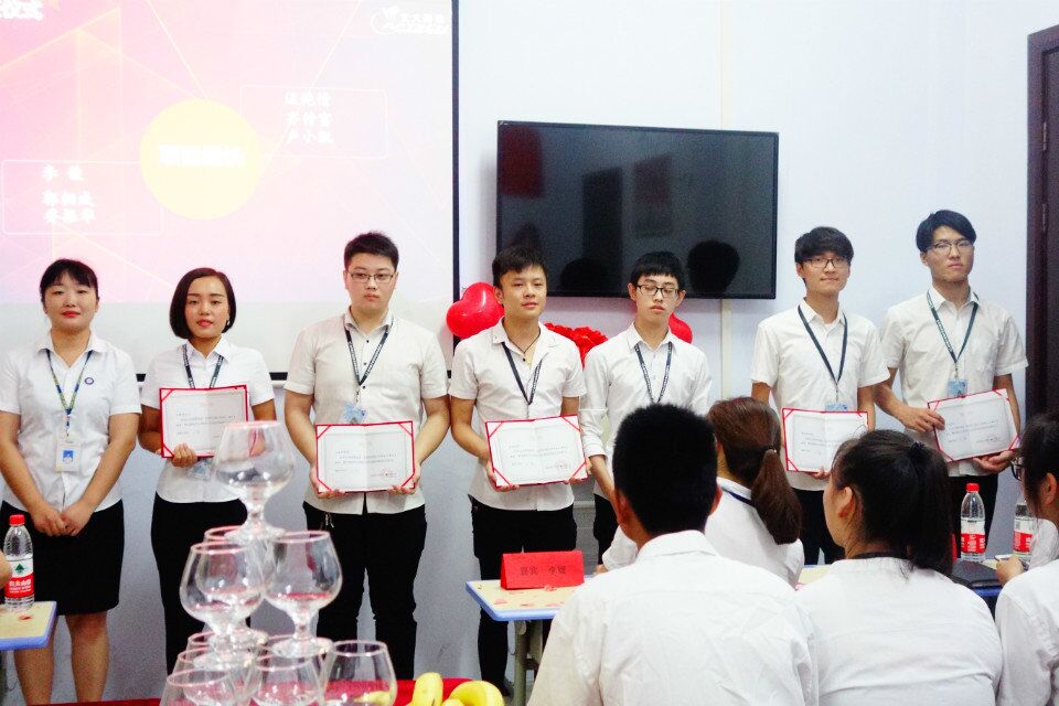 祝賀鄭州北大青鳥翔天信鴿“企業(yè)化帶班”鄭州鼎之欣開業(yè)慶典圓滿成功