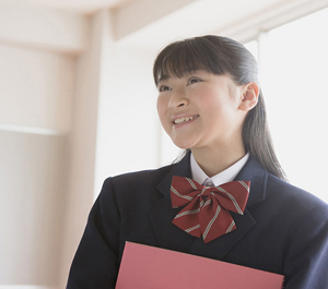 高中女生